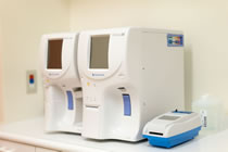 血球計数器、院内HbA1c、CRP測定器、尿検査、血液ガス分析器